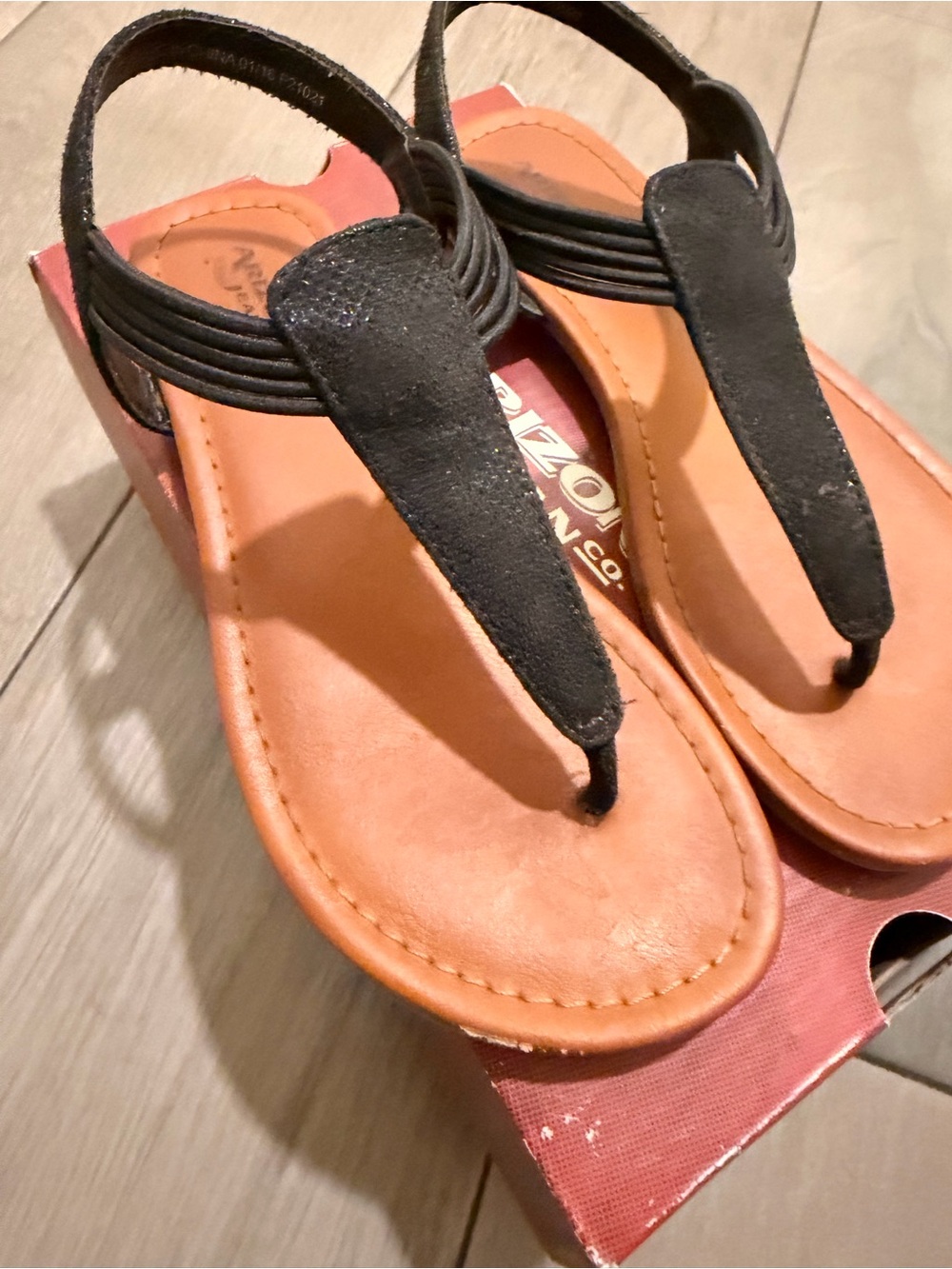 Arizona Jean Company Black Strappy Thong Girls Sandals with Tan Footbed